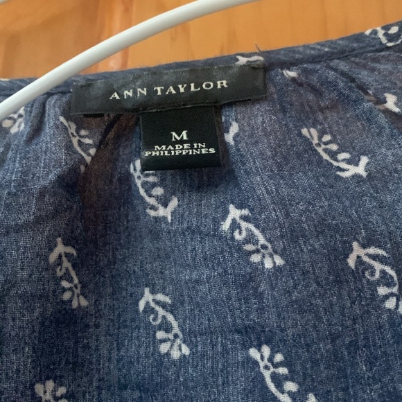 Ann Taylor Tunic - Size M - Picture 2 of 3